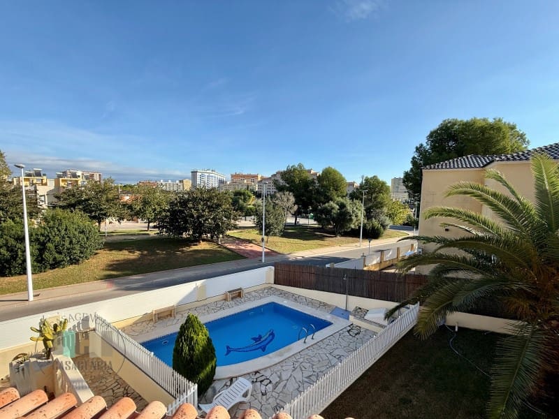 4 bedroom Villa for sale in Oropesa  with pool garage - € 590,000 (Ref: 9434678)