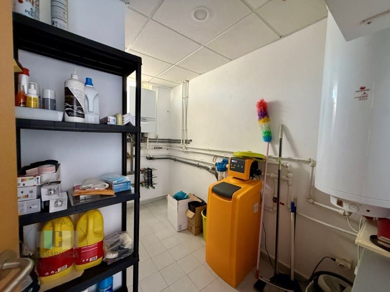 4 bedroom Villa for sale in Oropesa  with pool garage - € 590,000 (Ref: 9434678)