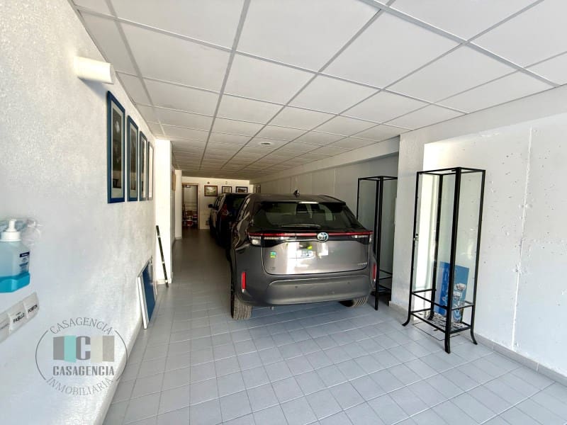 4 bedroom Villa for sale in Oropesa  with pool garage - € 590,000 (Ref: 9434678)