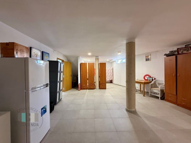 4 bedroom Villa for sale in Oropesa  with pool garage - € 590,000 (Ref: 9434678)