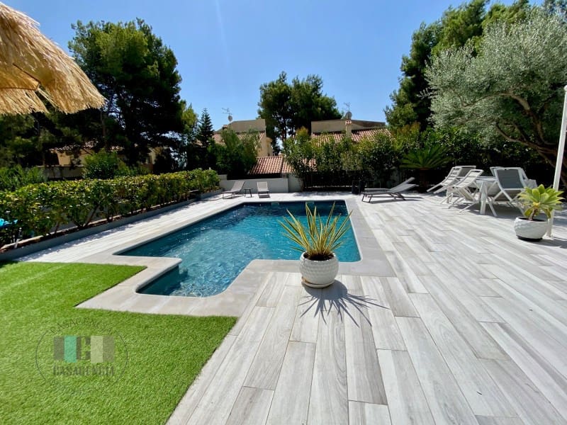 6 makuuhuone Huvila myytävänä paikassa Benicassim mukana uima-altaan 
autotalli - 750 000 € (Ref: 9434685)