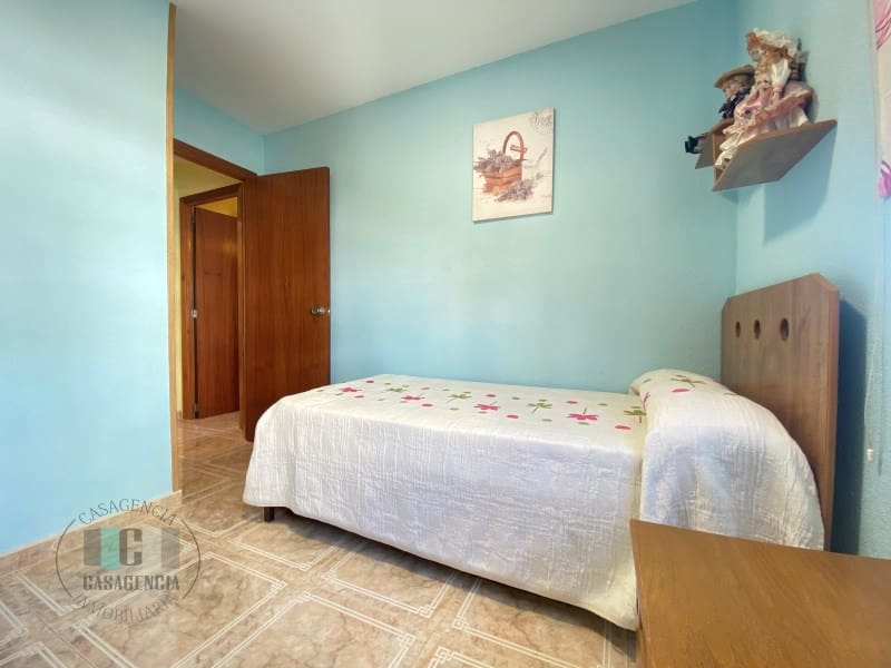 2 bedroom Flat for sale in Oropesa  with garage - € 182,000 (Ref: 9434687)