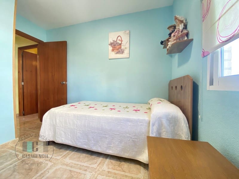 2 bedroom Flat for sale in Oropesa  with garage - € 182,000 (Ref: 9434687)