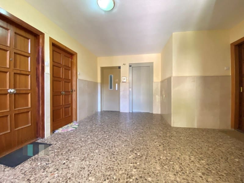 2 bedroom Flat for sale in Oropesa  with garage - € 182,000 (Ref: 9434687)