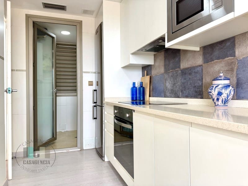 3 bedroom Apartment for sale in Oropesa  - € 410,000 (Ref: 9434691)