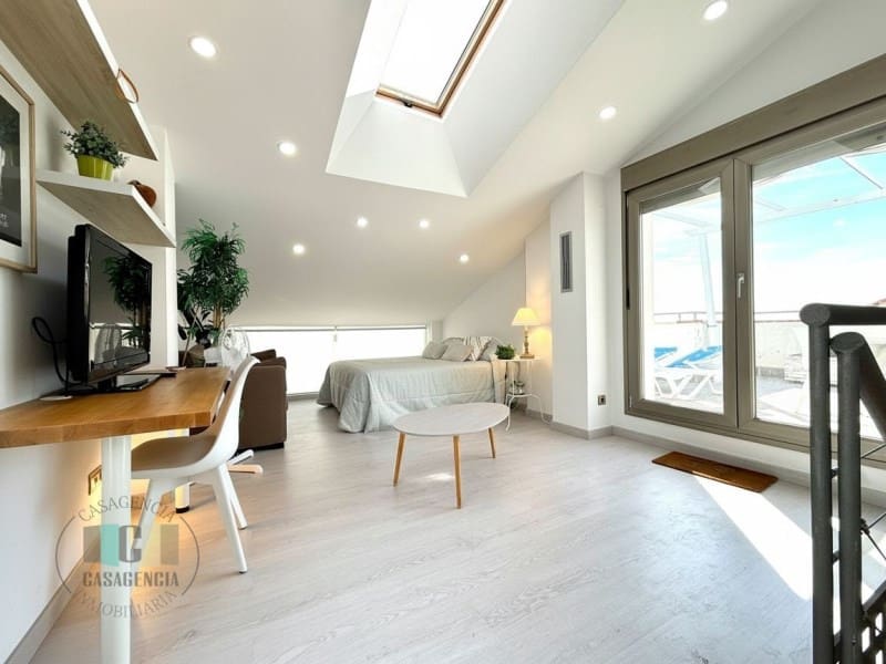 3 bedroom Apartment for sale in Oropesa  - € 410,000 (Ref: 9434691)