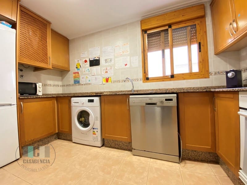 2 bedroom Flat for sale in Oropesa  - € 120,000 (Ref: 9434693)