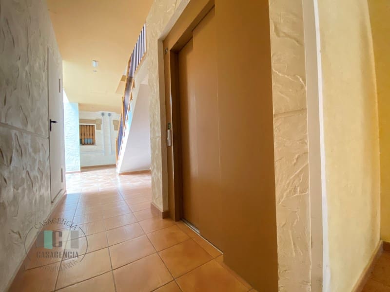 2 bedroom Flat for sale in Oropesa  - € 120,000 (Ref: 9434693)