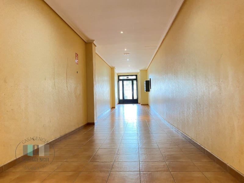 2 bedroom Flat for sale in Oropesa  - € 120,000 (Ref: 9434693)