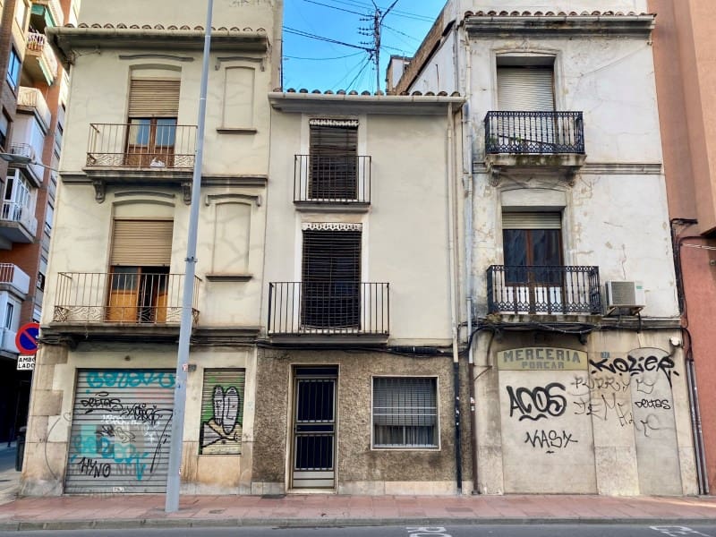 5 bedroom Apartment for sale in Castello de la Plana - € 150,000 (Ref: 9434695)