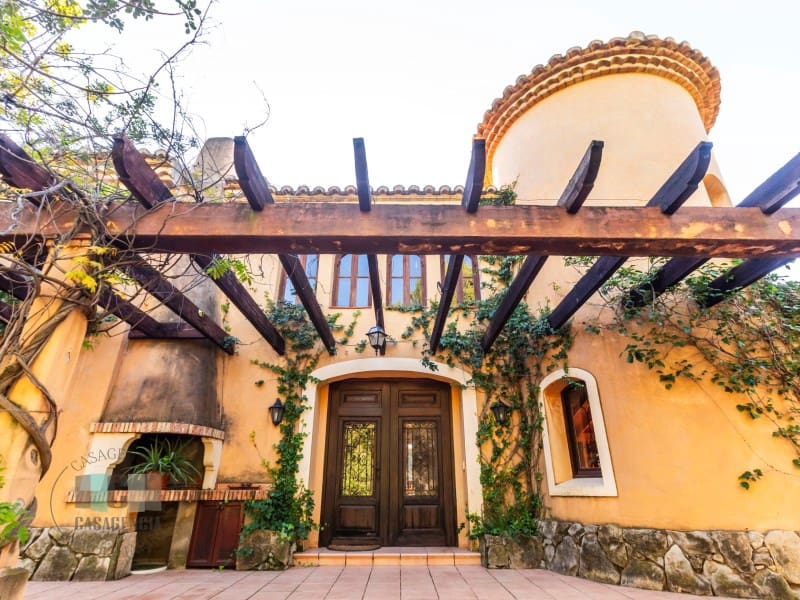 Finca/Country House for sale in Borriol - € 850,000 (Ref: 9434697)