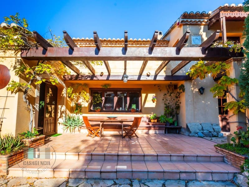 Finca/Country House for sale in Borriol - € 850,000 (Ref: 9434697)