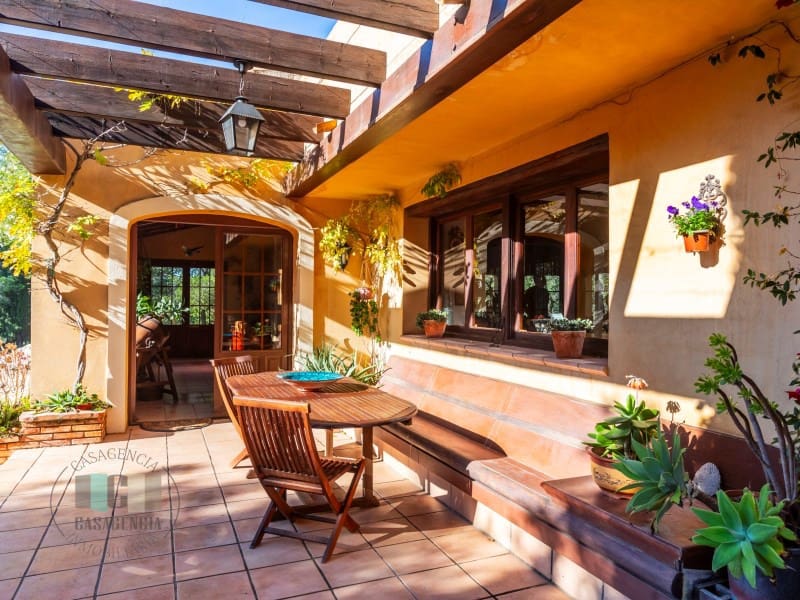 Finca/Country House for sale in Borriol - € 850,000 (Ref: 9434697)