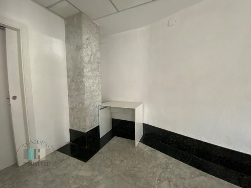 Commercial for rent in Castello de la Plana - € 1,200 (Ref: 9434698)