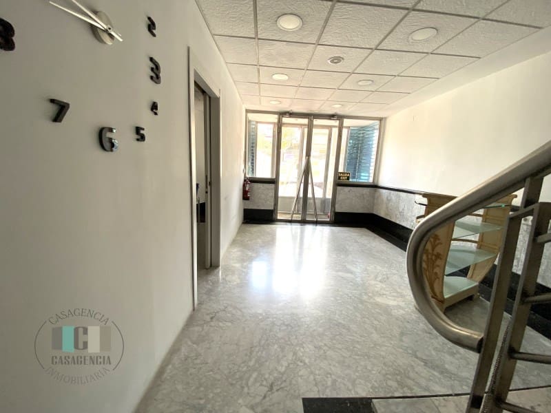 Commercial for rent in Castello de la Plana - € 1,200 (Ref: 9434698)