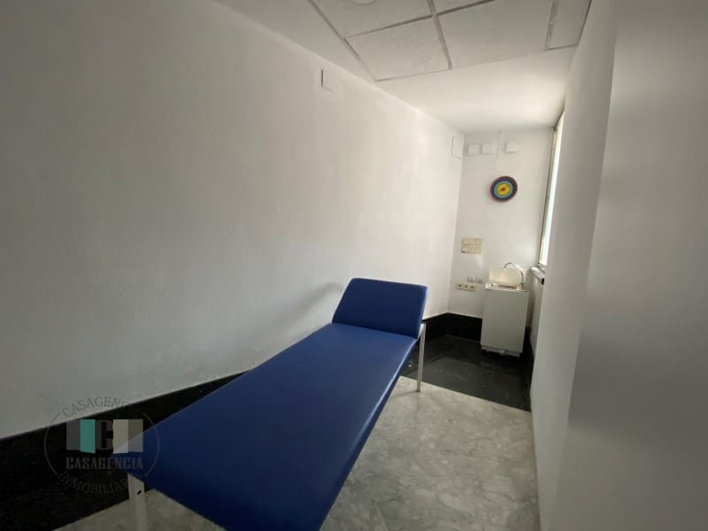 Commercial for rent in Castello de la Plana - € 1,200 (Ref: 9434698)