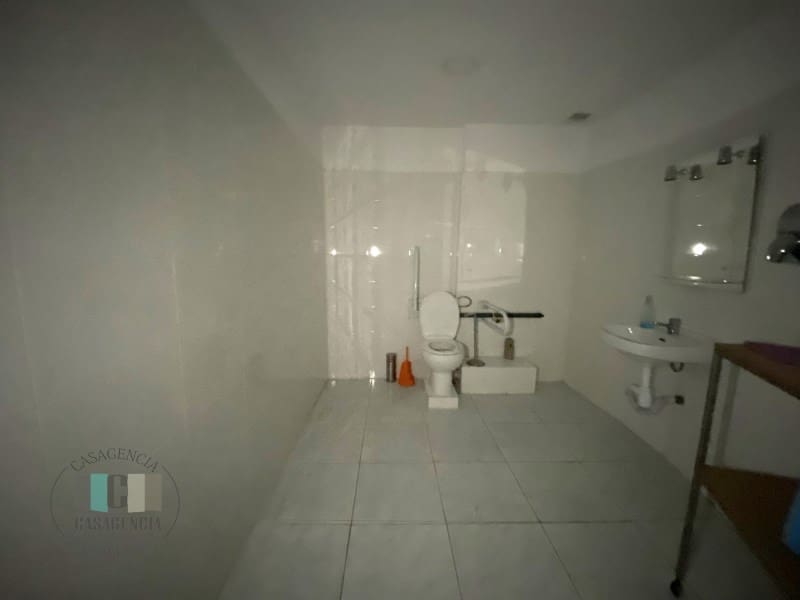 Commercial for rent in Castello de la Plana - € 1,200 (Ref: 9434698)