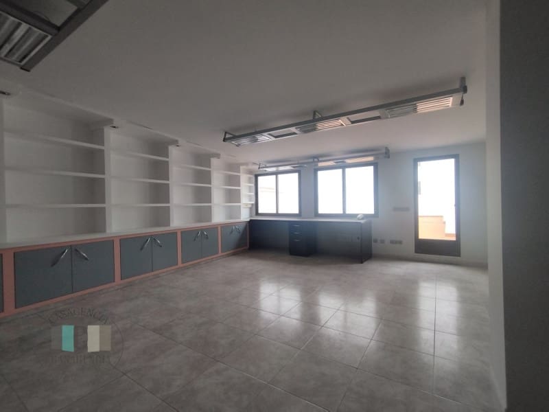 Office for rent in Castello de la Plana - € 500 (Ref: 9434701)