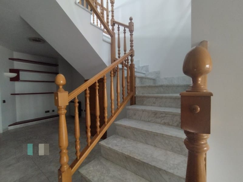 Office for rent in Castello de la Plana - € 500 (Ref: 9434701)