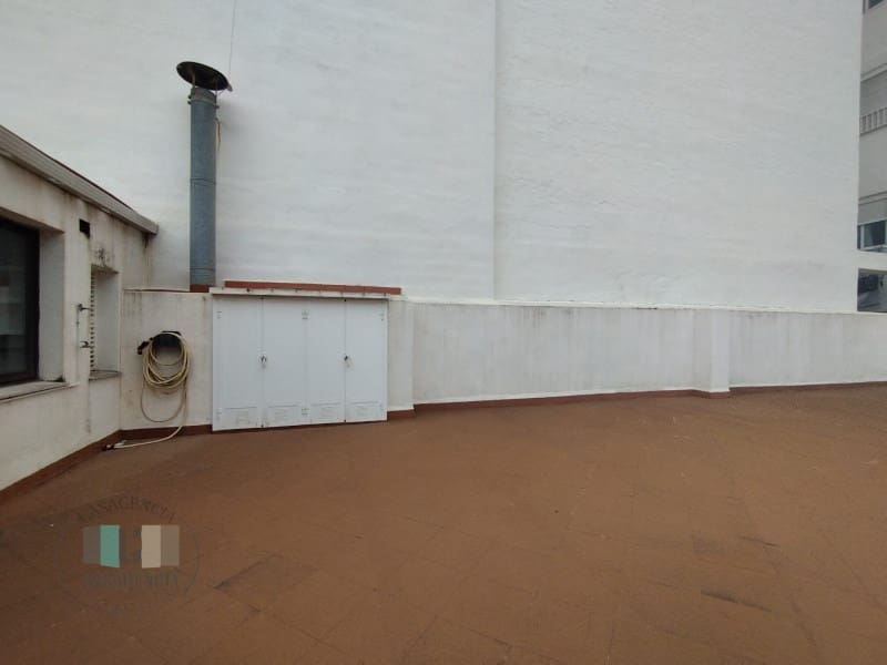 Office for rent in Castello de la Plana - € 500 (Ref: 9434701)