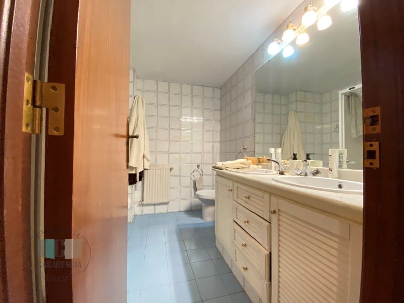 3 chambre Appartement à vendre à Castello de la Plana avec garage - 250 000 € (Ref: 9434703)