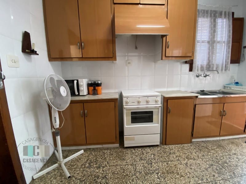 5 bedroom Townhouse for sale in Vila-real with garage - € 240,000 (Ref: 9434706)