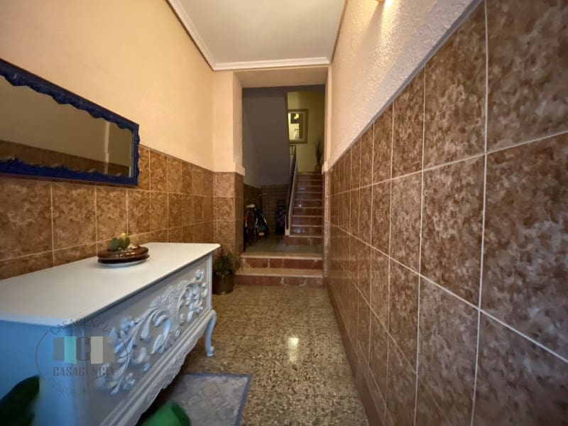 5 bedroom Townhouse for sale in Vila-real with garage - € 240,000 (Ref: 9434706)