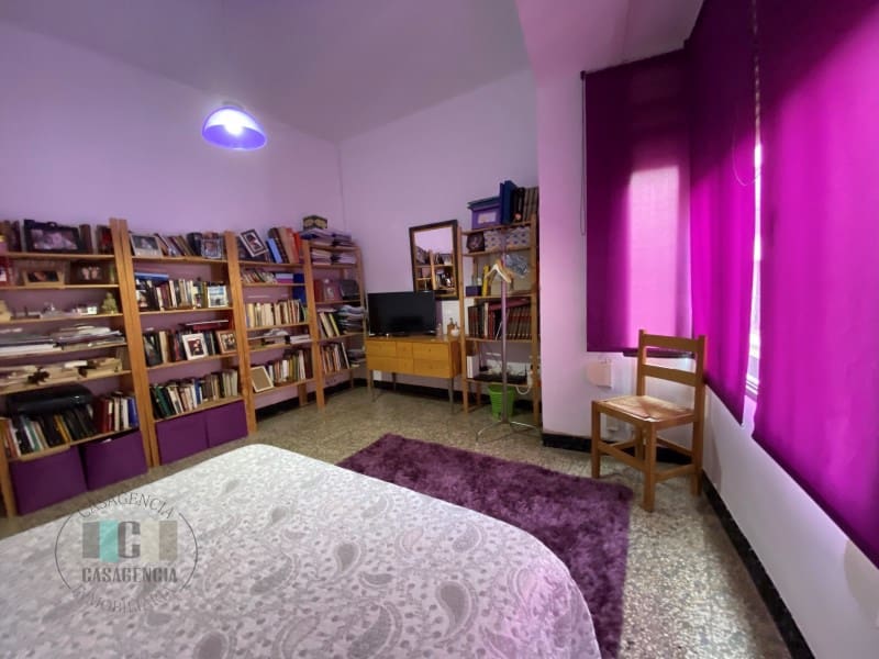 5 bedroom Townhouse for sale in Vila-real with garage - € 240,000 (Ref: 9434706)