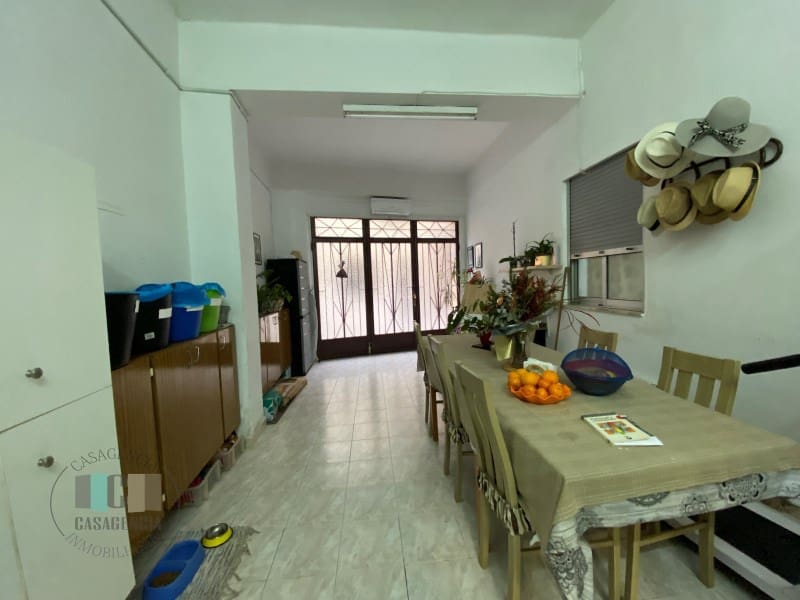 5 bedroom Townhouse for sale in Vila-real with garage - € 240,000 (Ref: 9434706)