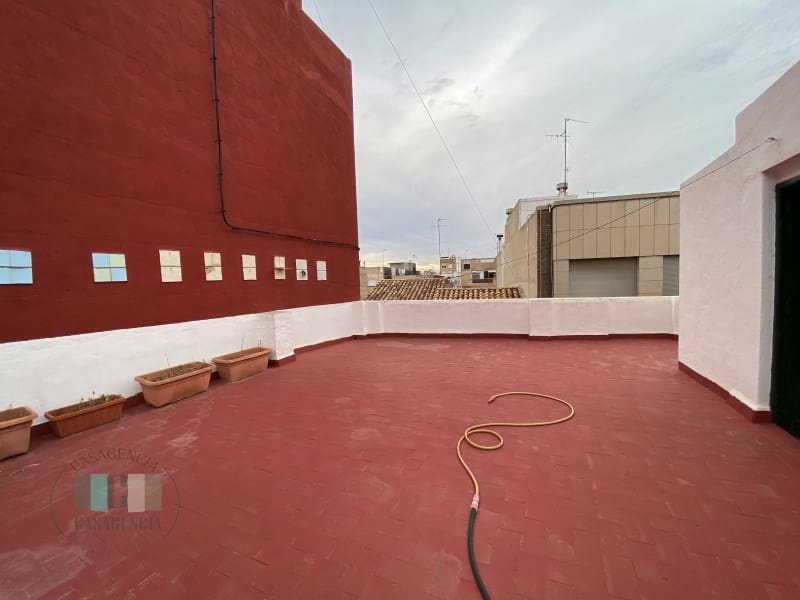 5 bedroom Townhouse for sale in Vila-real with garage - € 240,000 (Ref: 9434706)