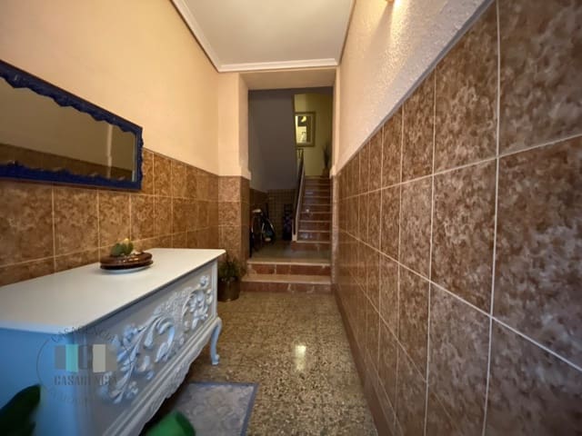 5 bedroom Townhouse for sale in Vila-real with garage - € 240,000 (Ref: 9434706)