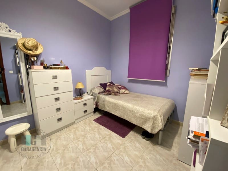 5 bedroom Townhouse for sale in Vila-real with garage - € 240,000 (Ref: 9434706)