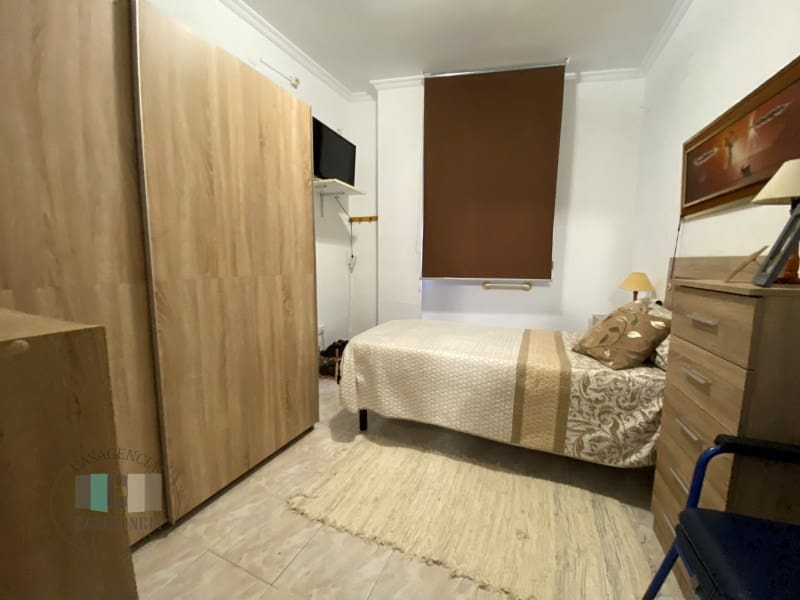 5 bedroom Townhouse for sale in Vila-real with garage - € 240,000 (Ref: 9434706)