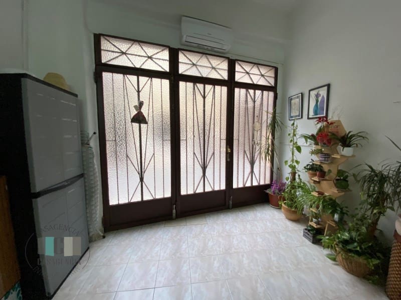 5 bedroom Townhouse for sale in Vila-real with garage - € 240,000 (Ref: 9434706)