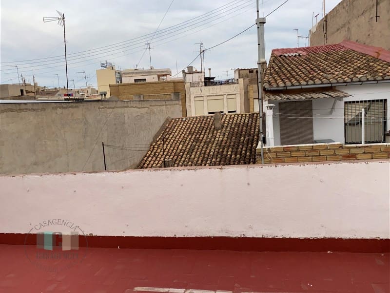 5 bedroom Townhouse for sale in Vila-real with garage - € 240,000 (Ref: 9434706)