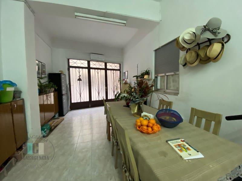 5 bedroom Townhouse for sale in Vila-real with garage - € 240,000 (Ref: 9434706)