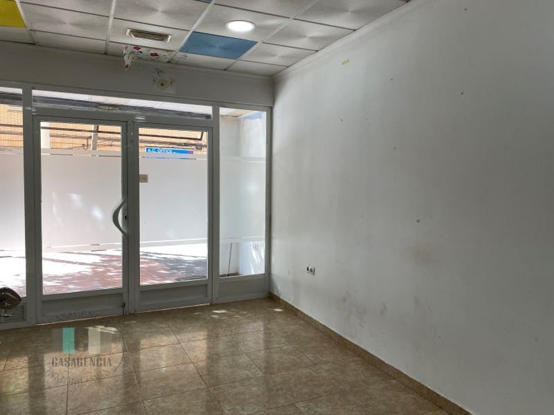 Commercieel te huur in Castello de la Plana - € 600 (Ref: 9434708)