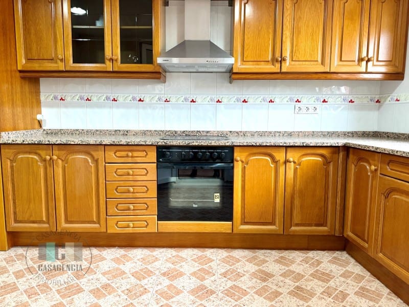 Piso de 5 habitaciones en Almassora / Almazora en venta con garaje - 240.000 € (Ref: 9434711)