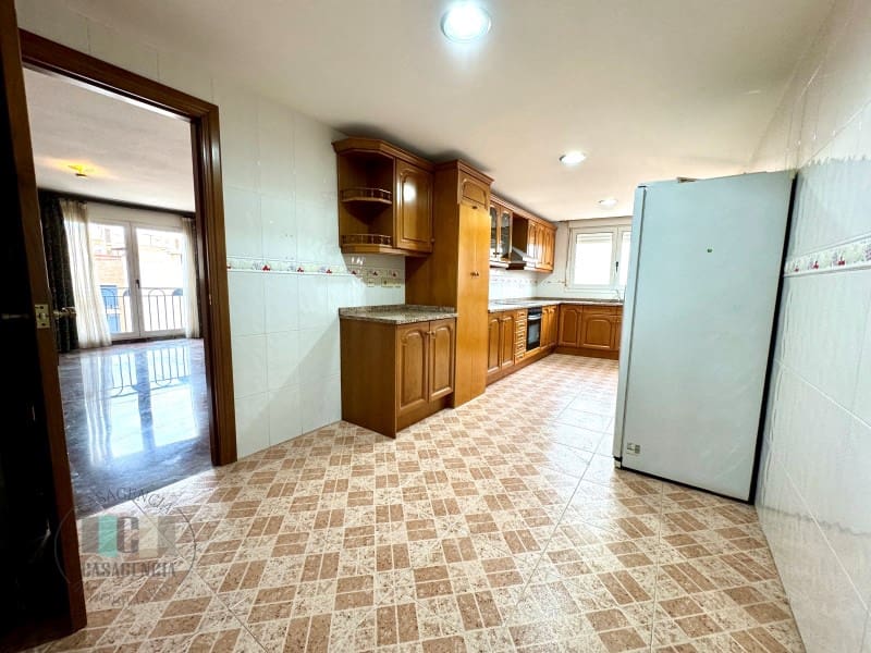 Piso de 5 habitaciones en Almassora / Almazora en venta con garaje - 240.000 € (Ref: 9434711)