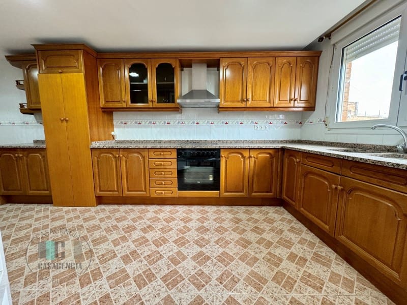 Piso de 5 habitaciones en Almassora / Almazora en venta con garaje - 240.000 € (Ref: 9434711)