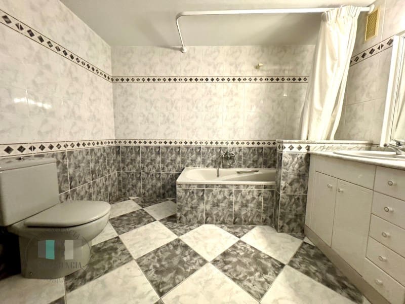 Piso de 5 habitaciones en Almassora / Almazora en venta con garaje - 240.000 € (Ref: 9434711)