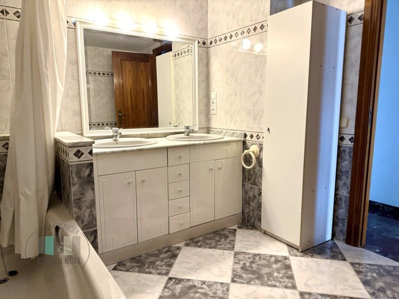 Piso de 5 habitaciones en Almassora / Almazora en venta con garaje - 240.000 € (Ref: 9434711)