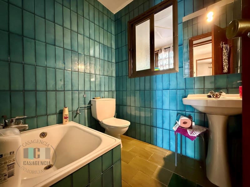 4 quarto Moradia Geminada para venda em Benicassim - 420 000 € (Ref: 9434713)