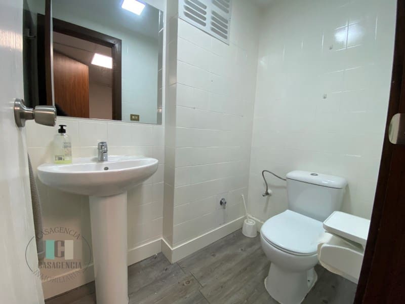 Bureau à vendre à Castello de la Plana - 95 000 € (Ref: 9434716)