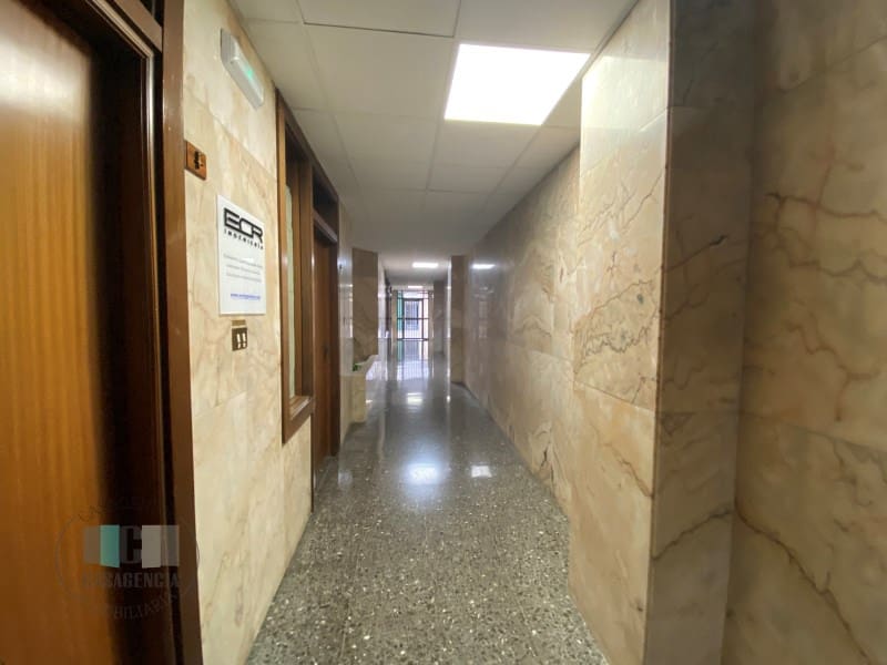 Bureau à vendre à Castello de la Plana - 95 000 € (Ref: 9434716)