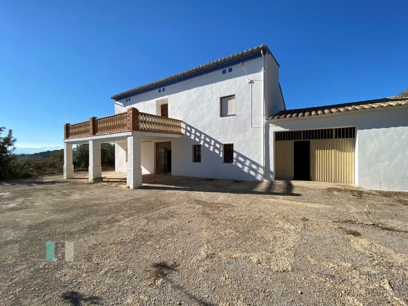 4 bedroom Finca/Country House for sale in Castello de la Plana with garage - € 350,000 (Ref: 9434718)