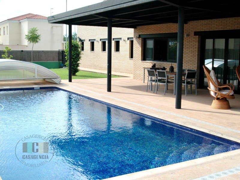 Chalet de 3 habitaciones en Les Alqueries / Alquerías del Niño Perdido en venta con piscina garaje - 625.000 € (Ref: 9434723)