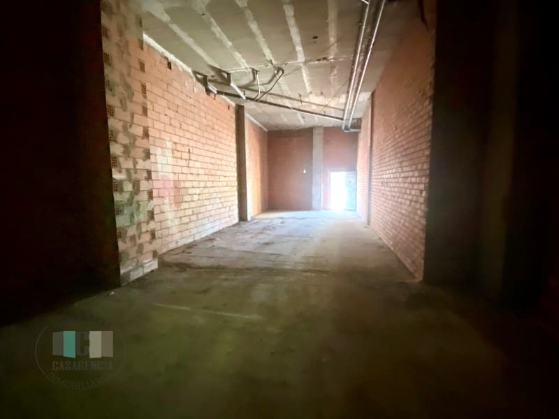 Commercial for rent in Benicassim - € 750 (Ref: 9434724)