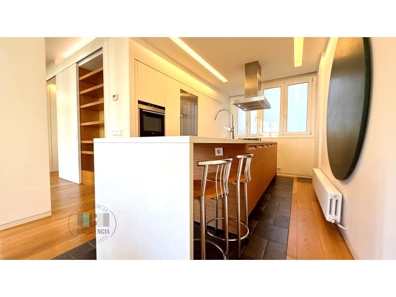 4 chambre Appartement à vendre à Castello de la Plana avec garage - 305 000 € (Ref: 9434728)