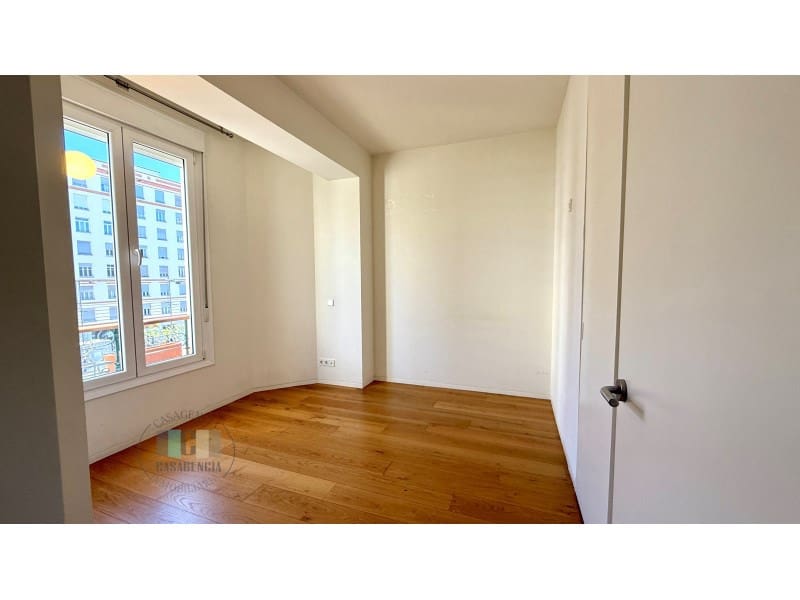 4 chambre Appartement à vendre à Castello de la Plana avec garage - 305 000 € (Ref: 9434728)
